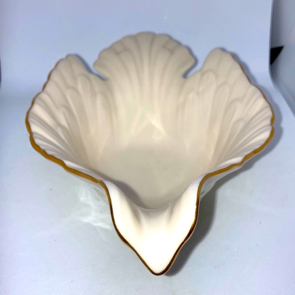 Lenox Gold Rim Dove bird Candy / trinket dish 8” x 4 3/4" x 3” porcelain